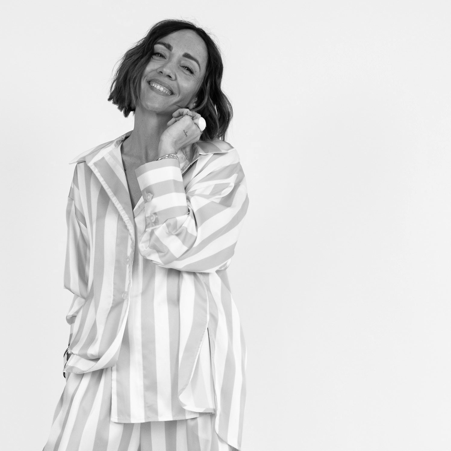 Pigiama Da Donna Con Risvolto In Seta Nera - Foto 6