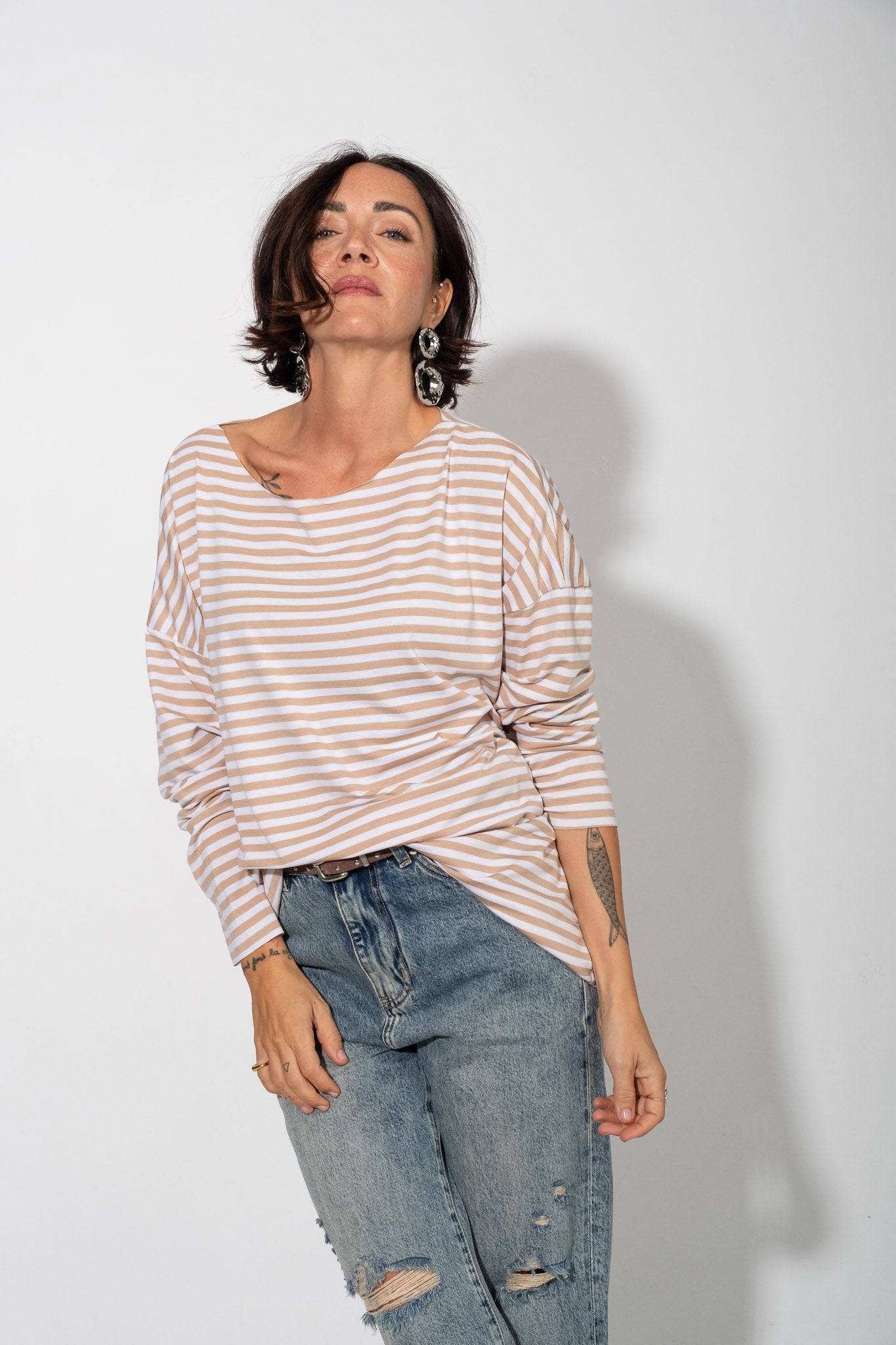 T-shirt over taglio laser a righe