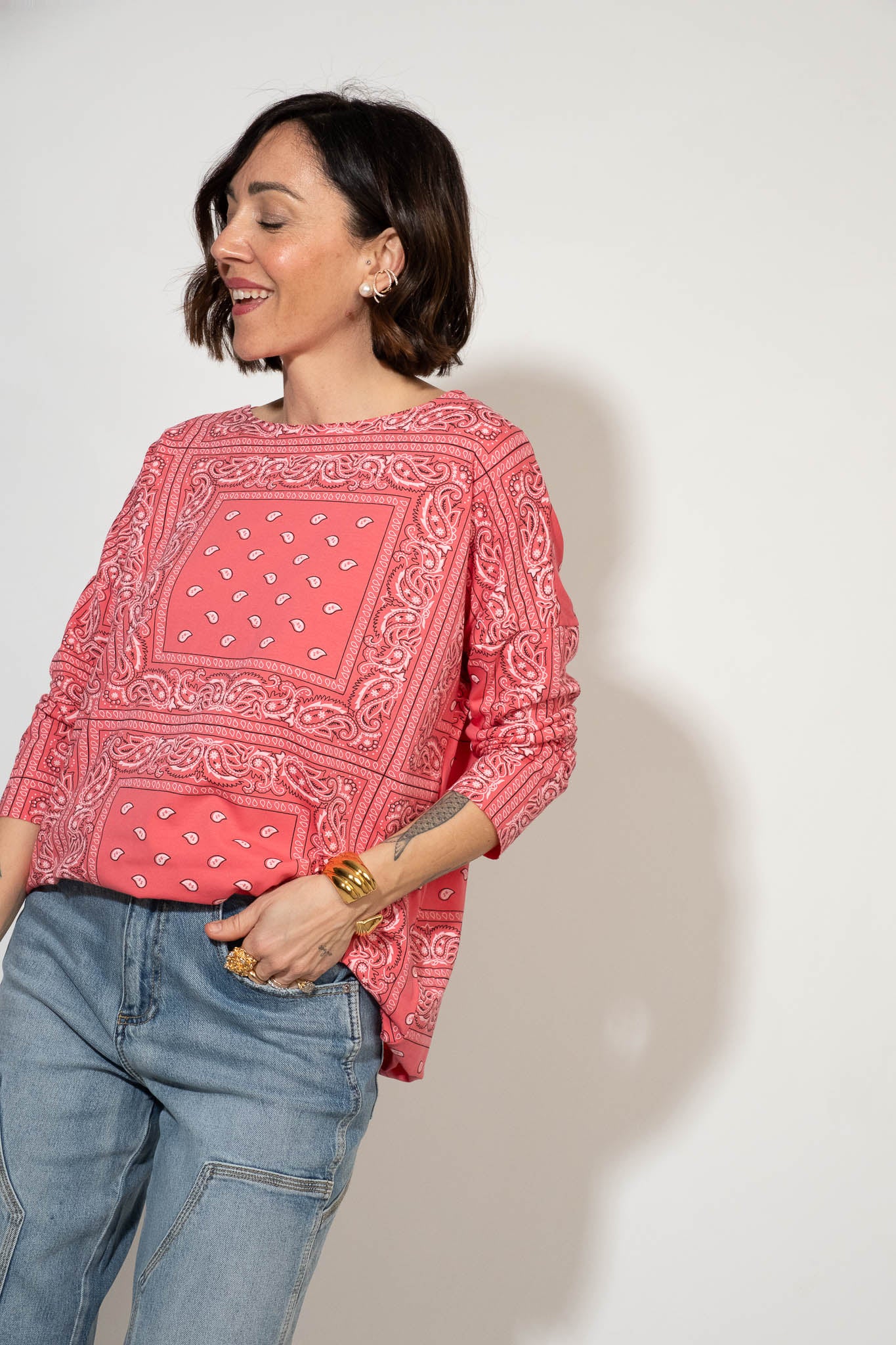 T-shirt over taglio laser bandita