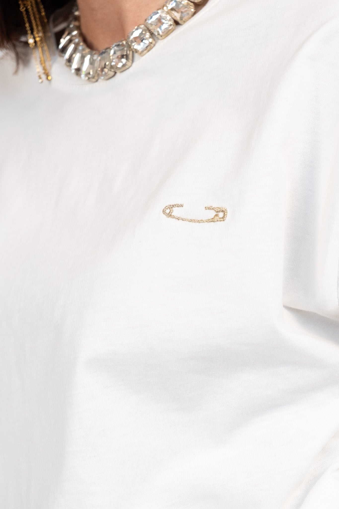 T-shirt Brooch